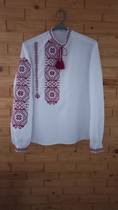 Вишиванки чоловічі в асортименті