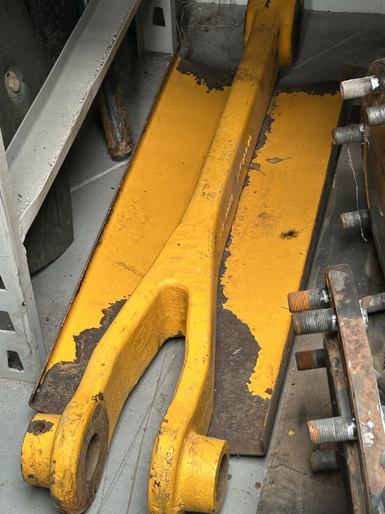 Kiwak Widelec Suport Kość JCB