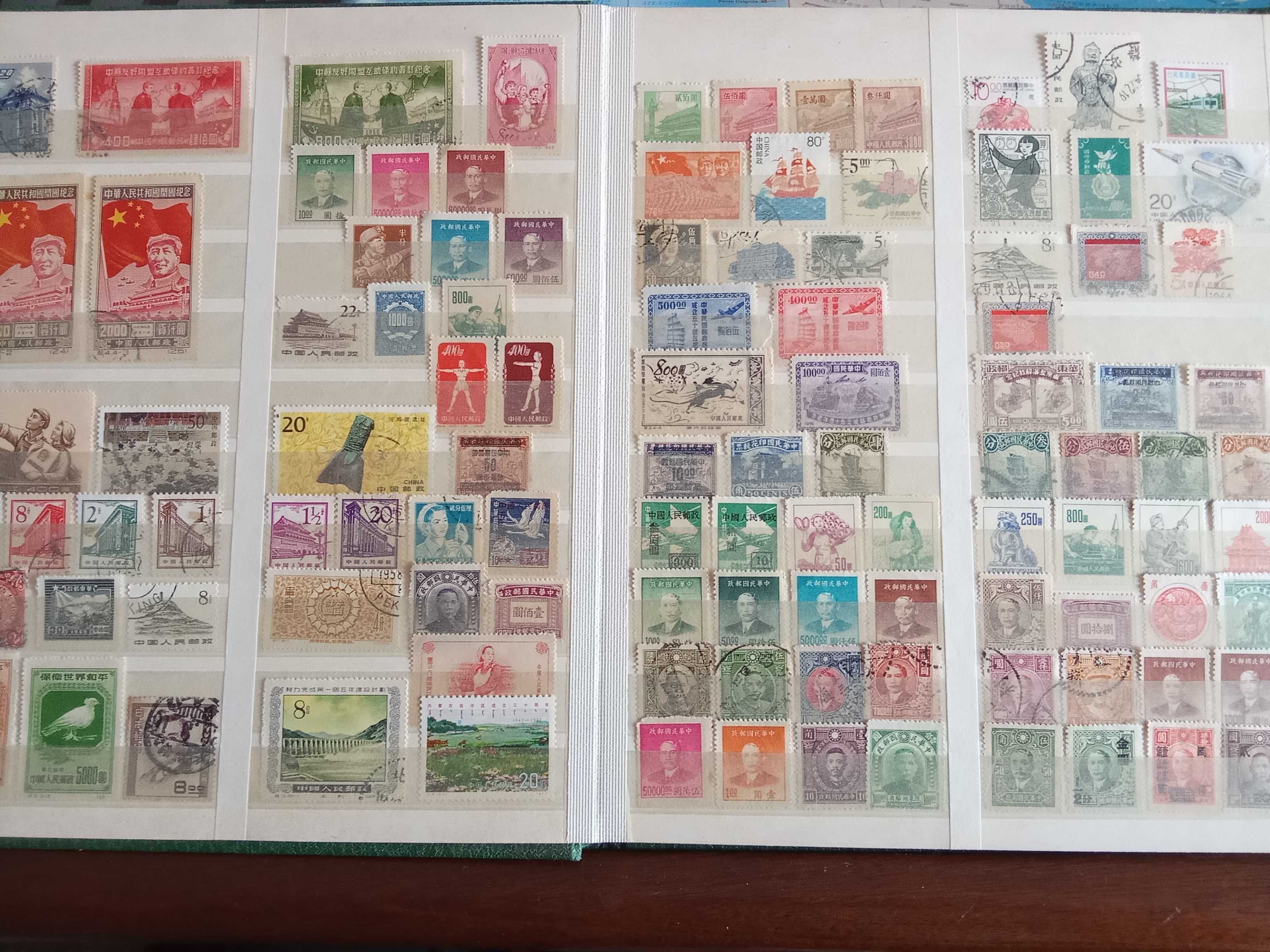 Álbum com cerca de 400 selos da CHINA novos e usados