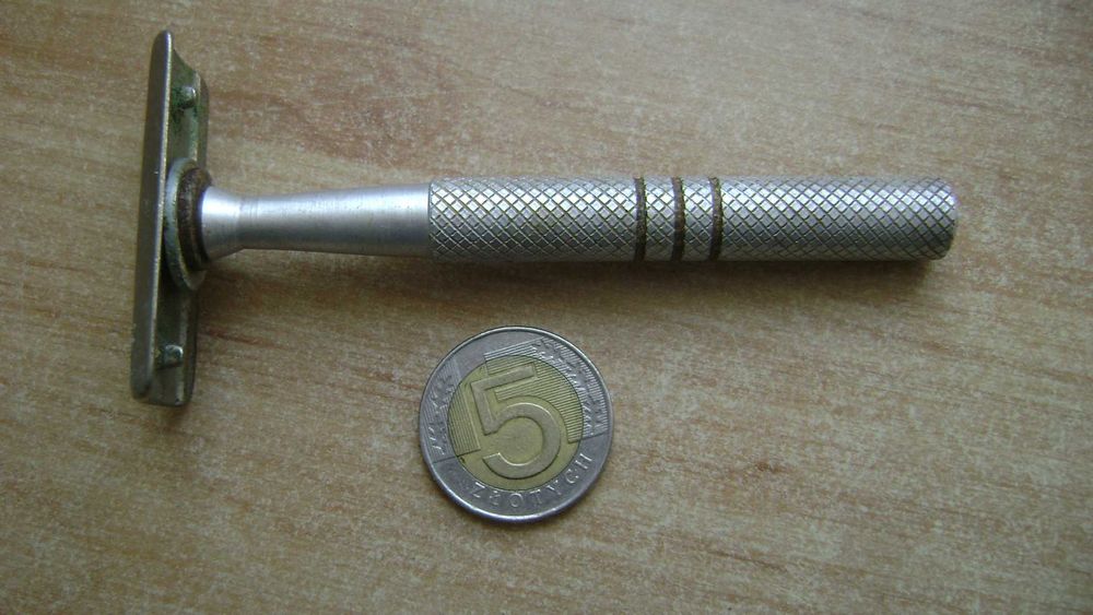 Starocie z PRL - Fryzjerstwo = Maszynka do golenia wybrakowana?