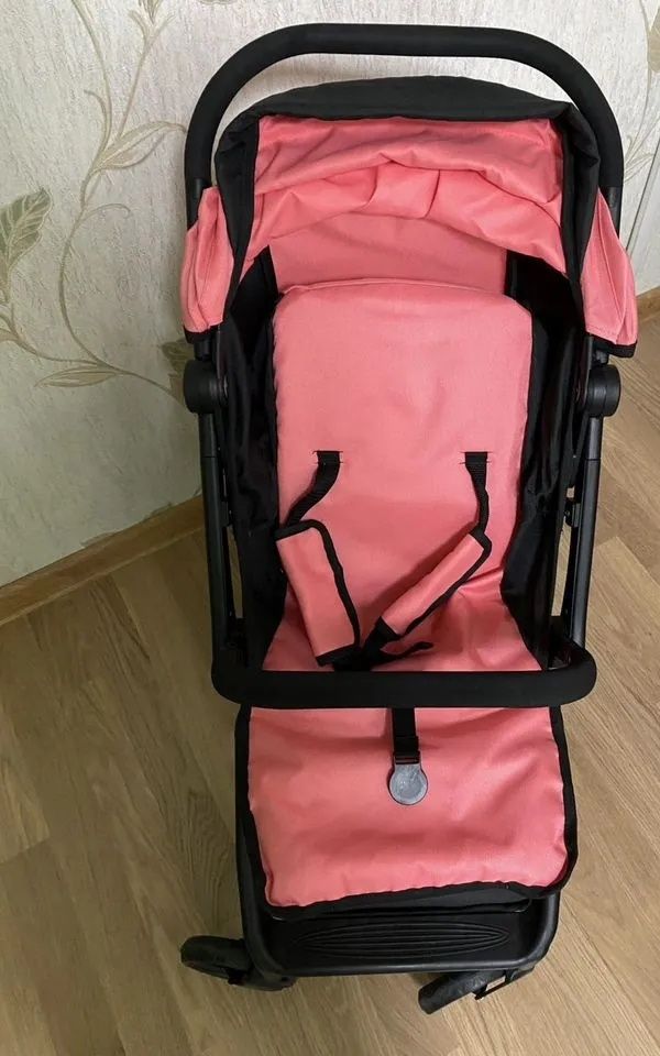 Коляска для ляльок