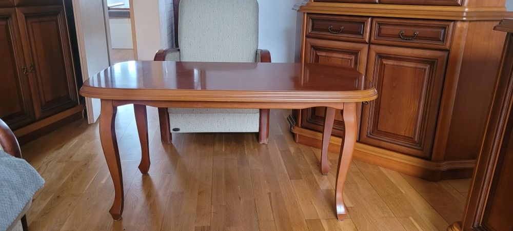 Stół drewniany komplet do mebli