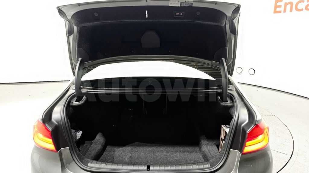 2020 BMW M5 (F90) M5 Sedan