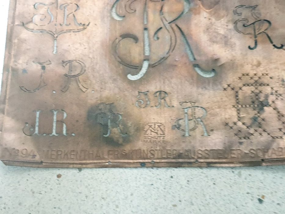 Par de antigos estênceis alemães em cobre para bordados em linho