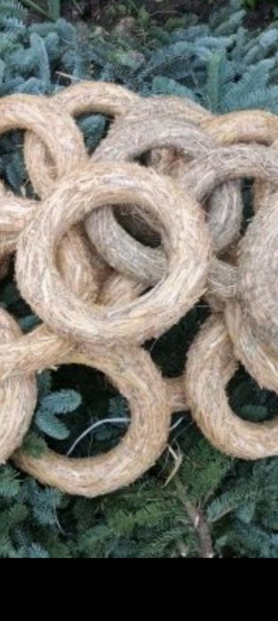 Wianki słomiane podkłady