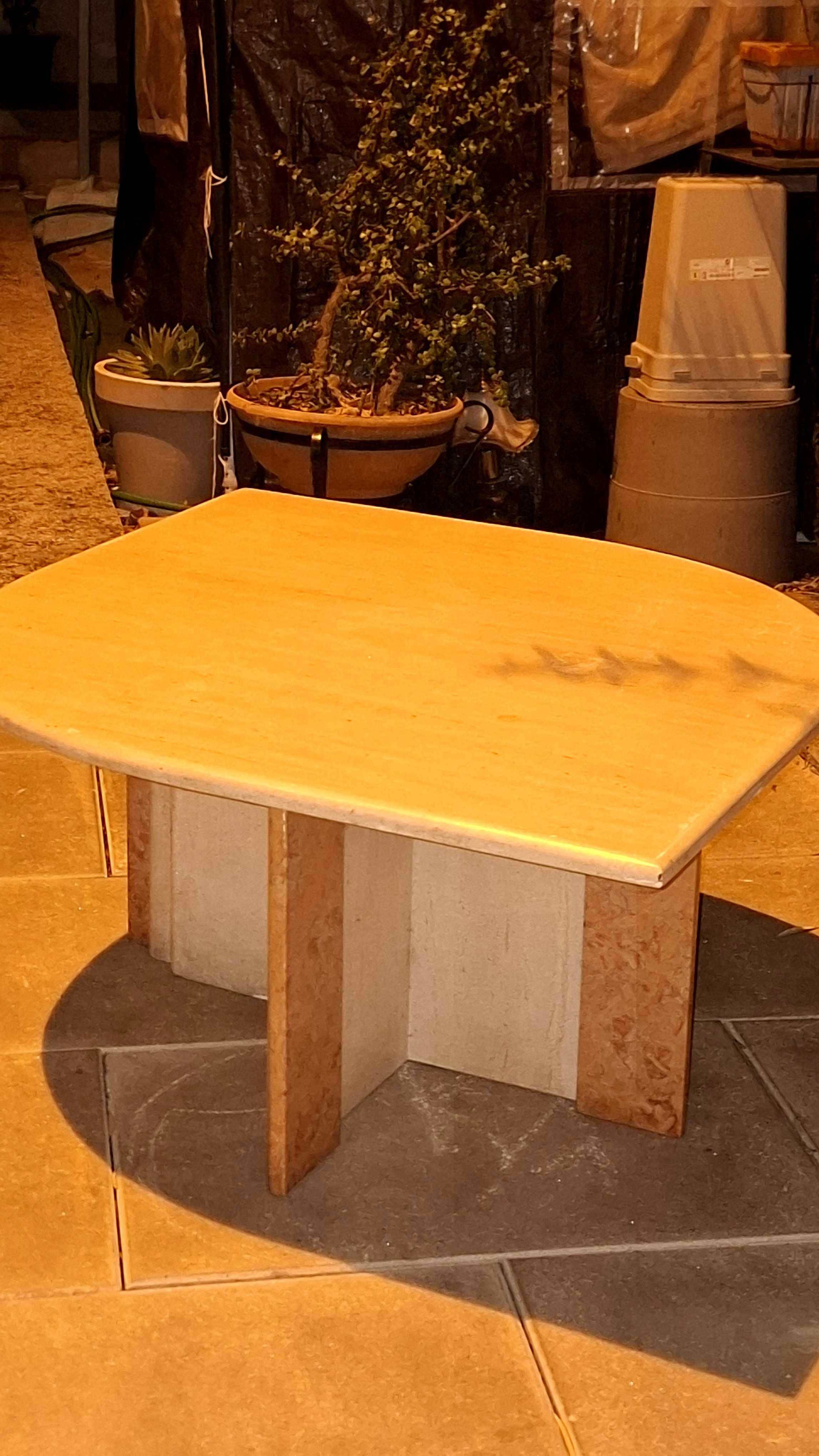 Mesa de centro em mamore