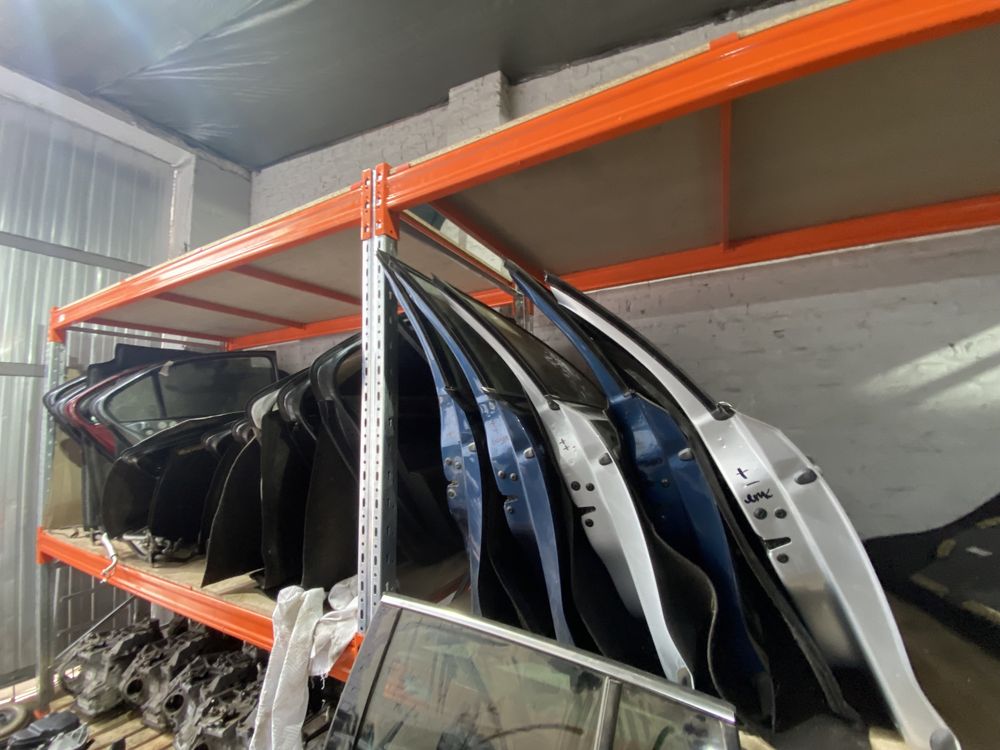 Двери дверь  jetta  mk6 mk7 passat оригинал в сборе РАЗБОРКА