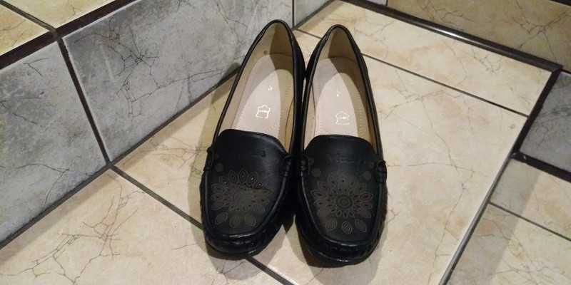 eleganckie czarne skórzane mokasyny  folk etno góralskie Vices 39