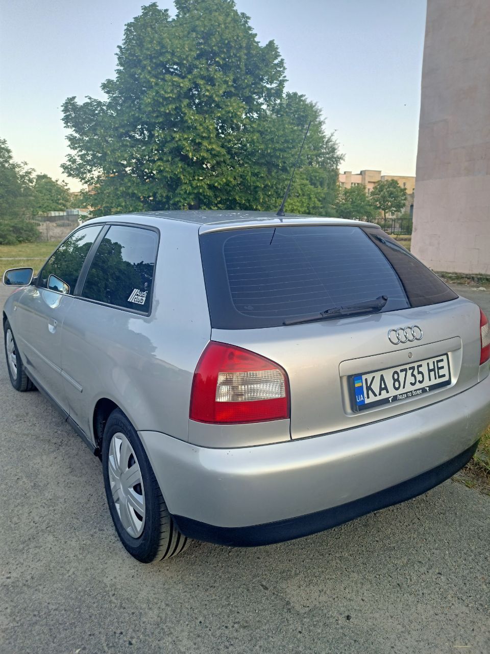 Автомобіль Audi A3 2001 року