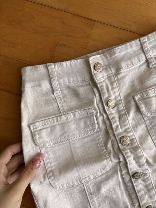 Biała dżinsowa spódniczka S