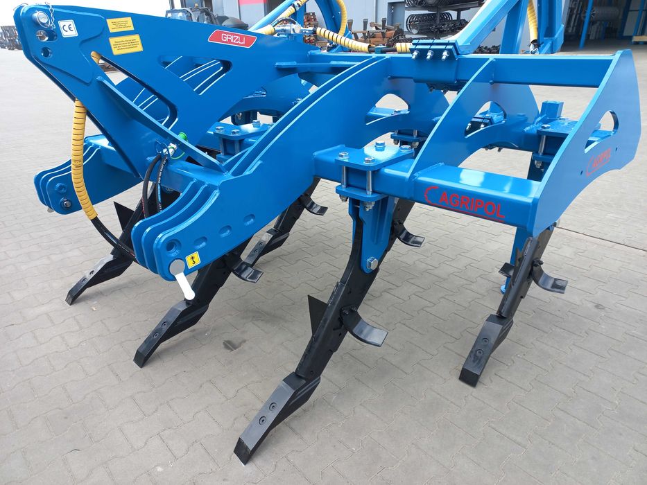 Głębosz pług dłutowy Agripol Grizzly 300 agregat podorywkowy bezorkowy