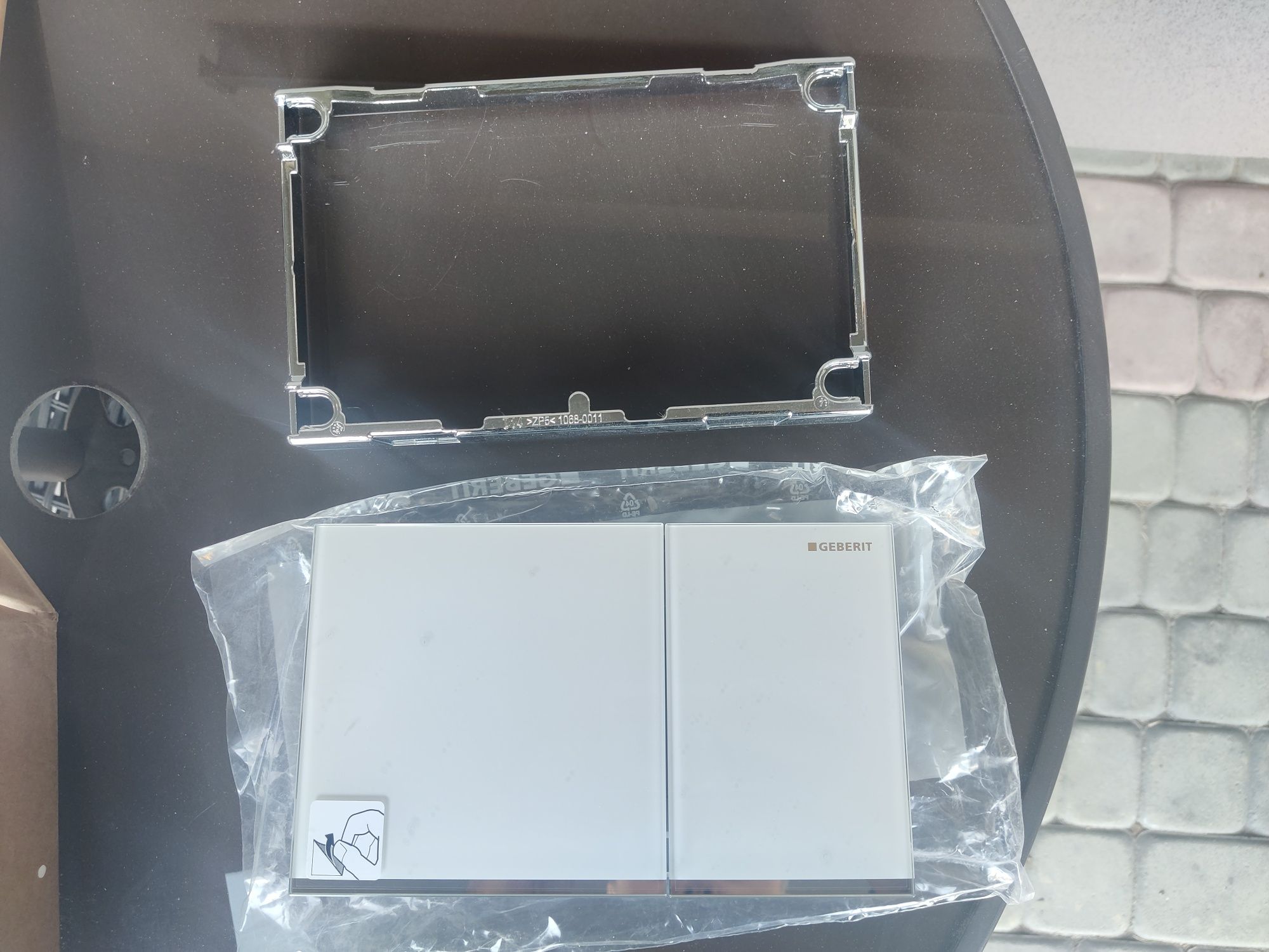 Geberit Sigma60 Przycisk WC prostokątny szkło białe 115.640.SI.1