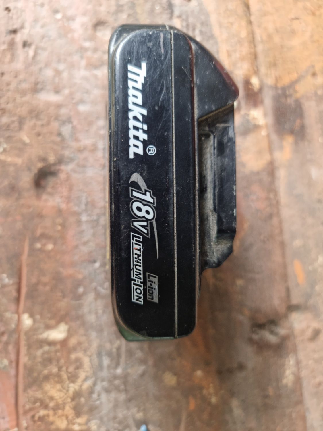 Bateria makita 18v uszkodzona