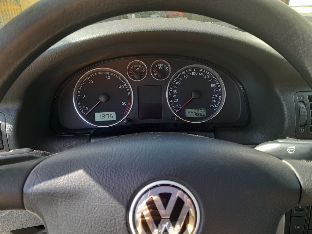 Samochód VW Passat b5 kombi 2002r.