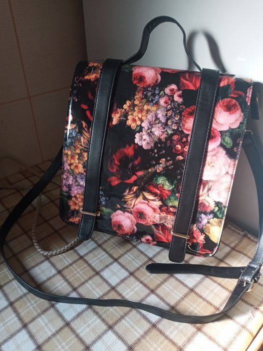 Портфель-сумка лакированная