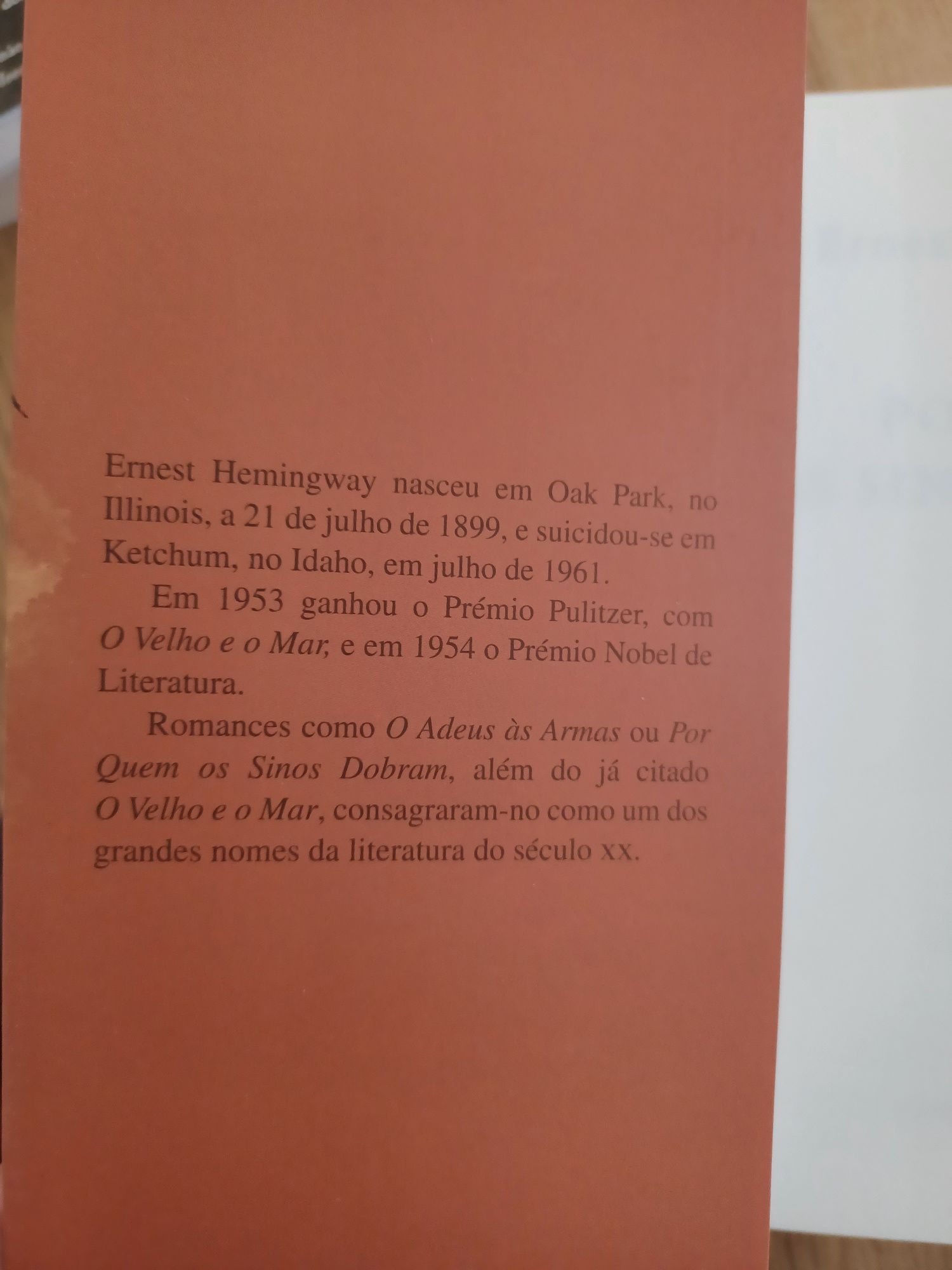Livro Por Quem os Sinos Dobram, de Ernest Hemingway - Livros do Brasil