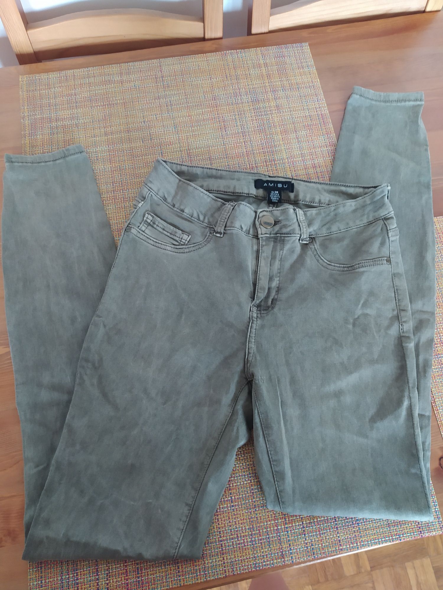 Spodnie New Yorker 38
