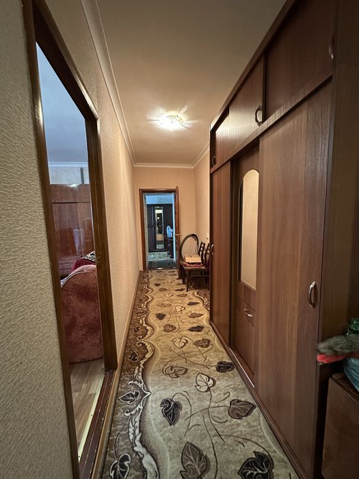 Квартира з індивід. опалення та меблями р-н 8 Ї школи