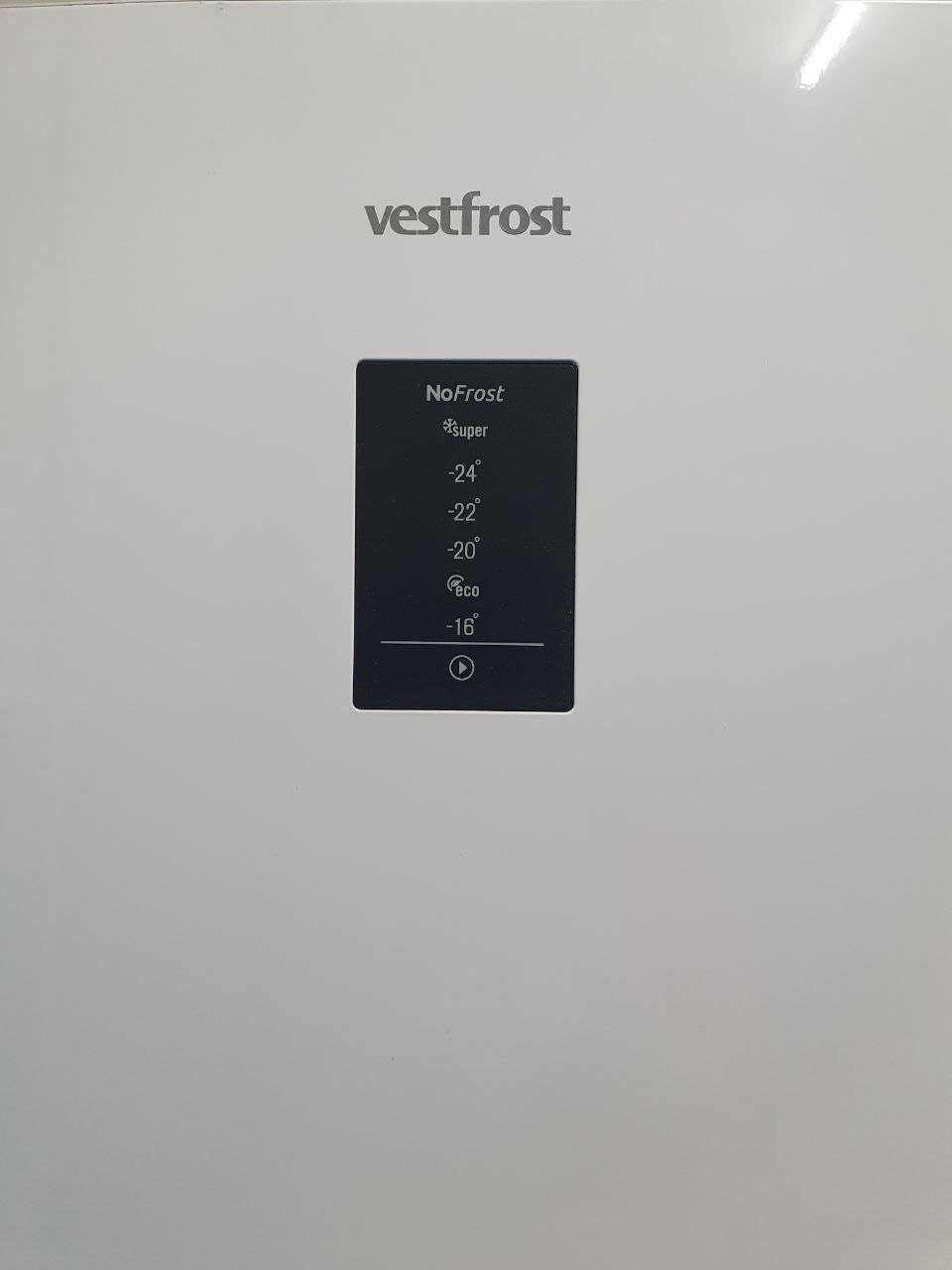 Морозильна камера Vestfrost FN371E W