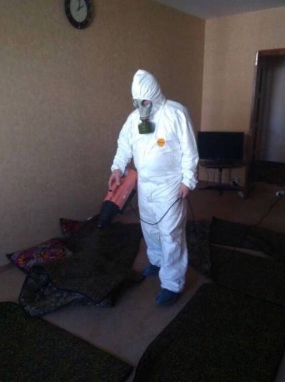 Дезінсекція травля тараканов служба по травле клопов холодный туман