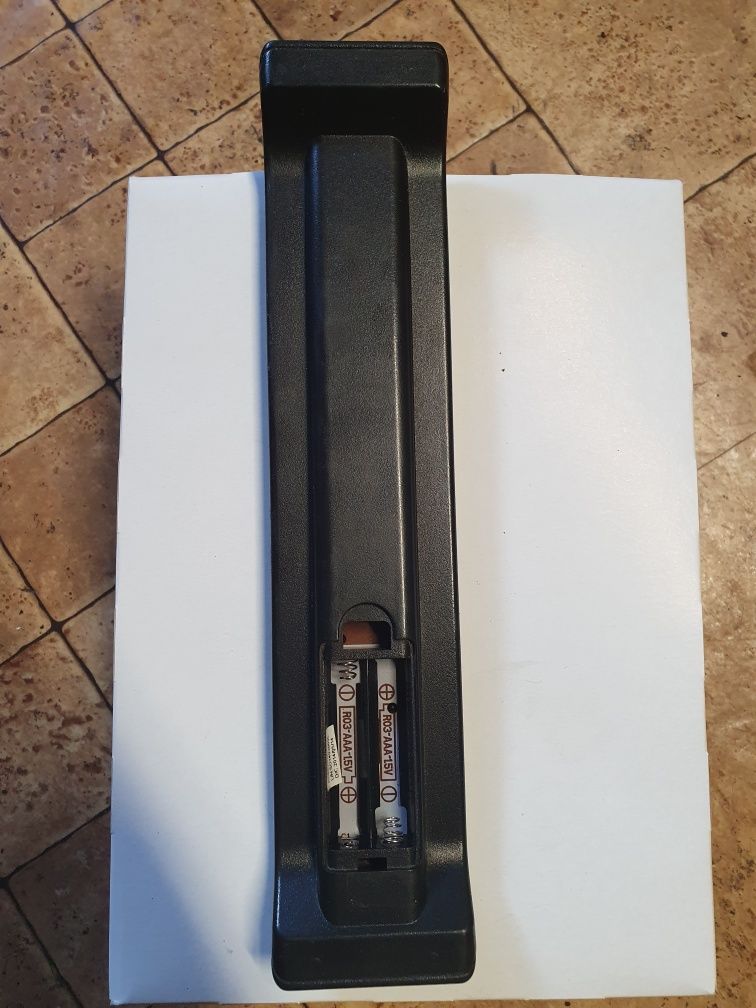 Pilot telewizora Funai