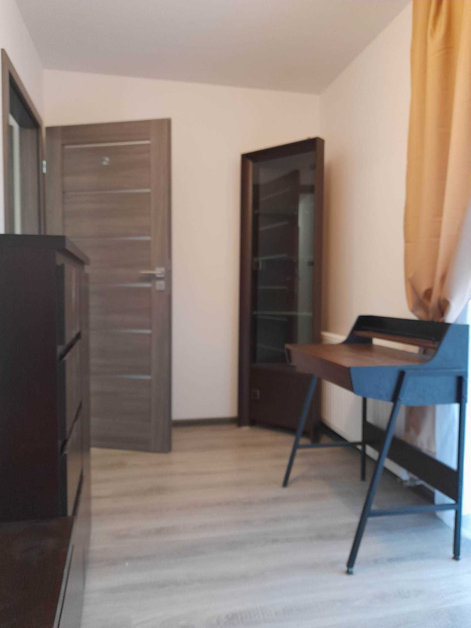 Pokoje do wynajęcia w apartamentowcu na parterze