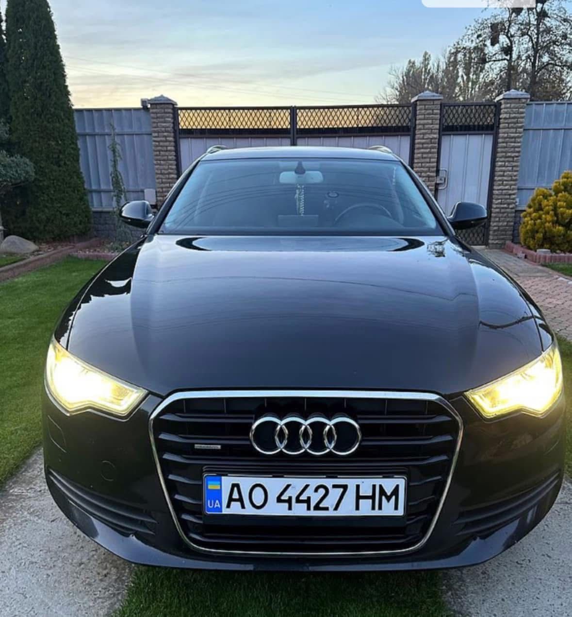 Продам Audi в чудовому стані на гарній комплектації 2013 року