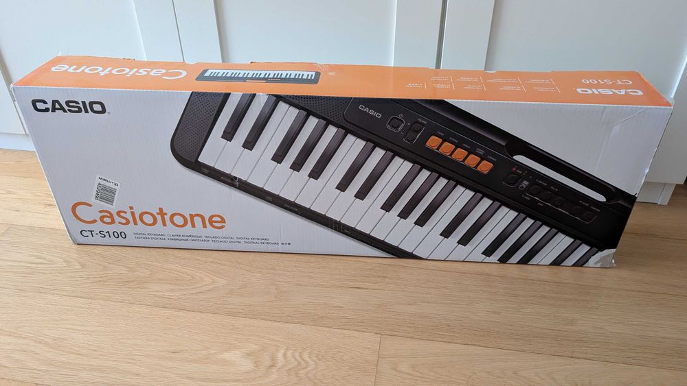 Casio Casiotone CT-S100 com stand e transformador