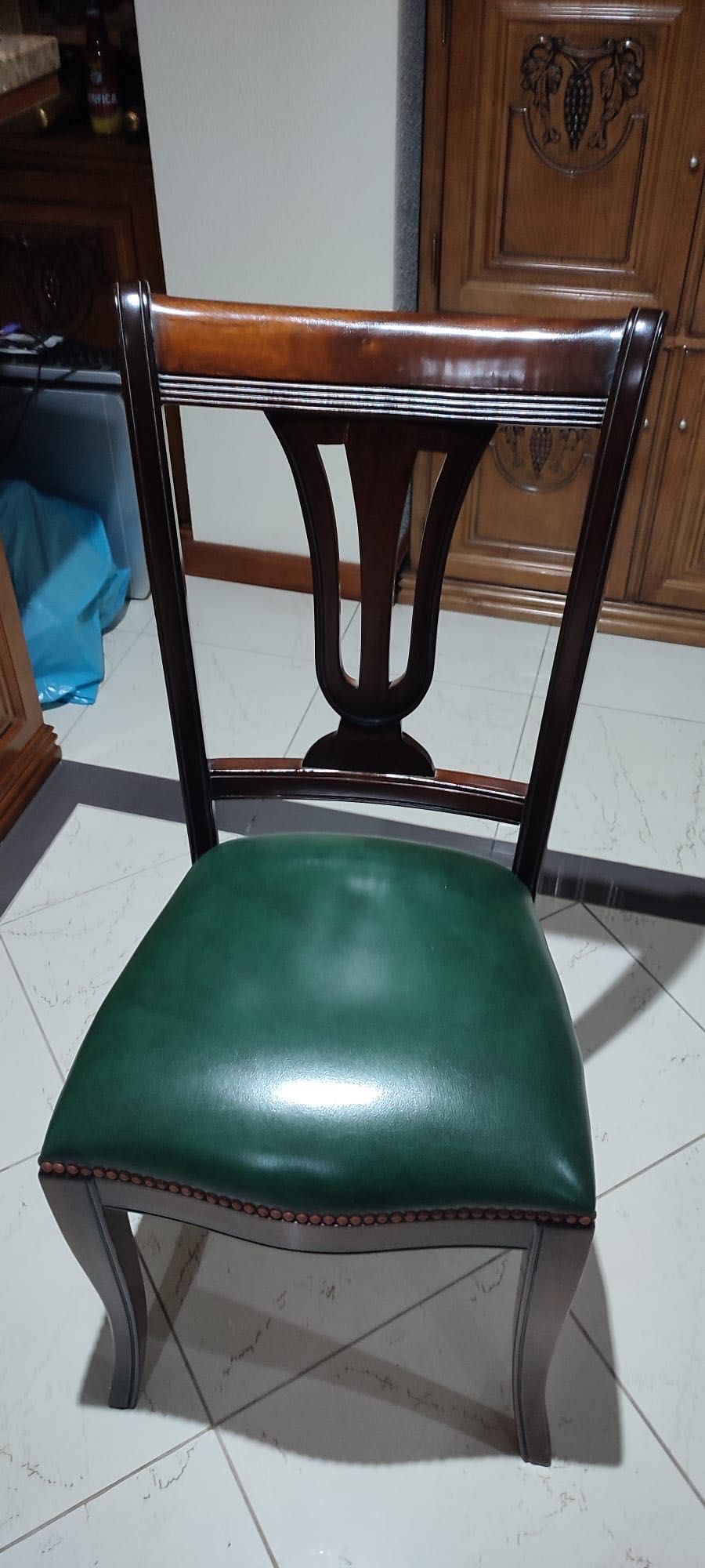 Mesa com 6 cadeiras