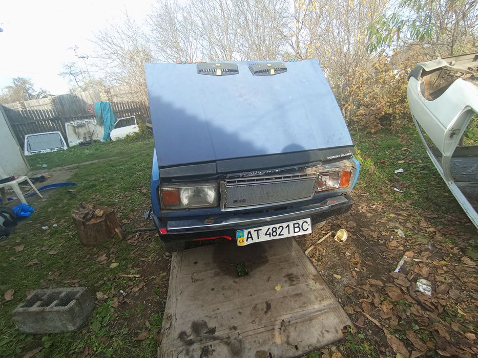 Розбираю ваз 2107 є капот двері багажник та багато інших запчастин