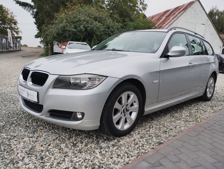 Serwisowana i zadbana BMW 318i 2.0 benzyna e91 Lift 2008r Nowe Opony