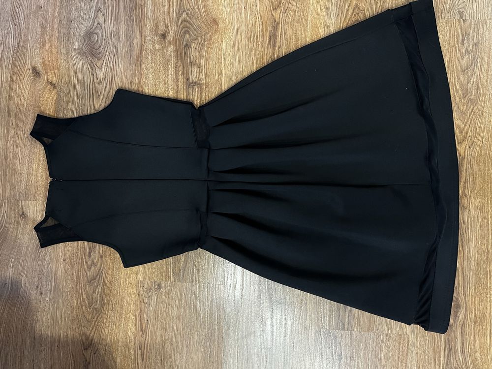 Продам черное платье Cropp