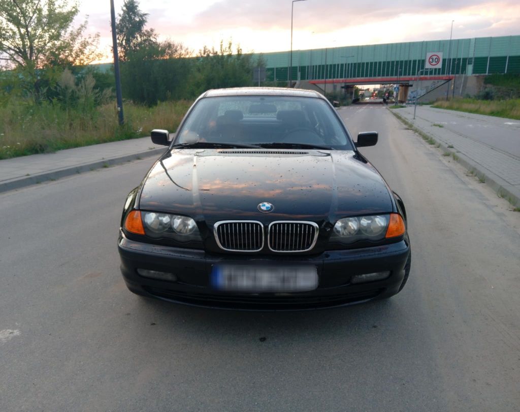 BMW E46 318I 115KM 1999R /ZADBANA/