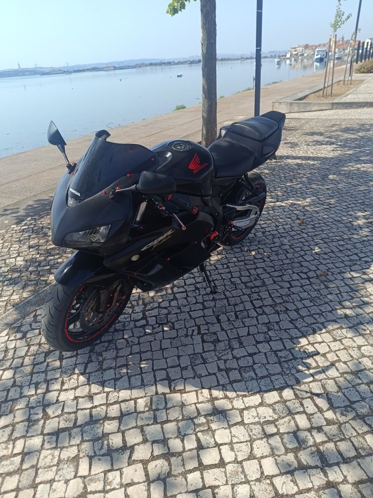 Moto CBR 1000rr ano2005, toda revisada óleo, filtro de óleo