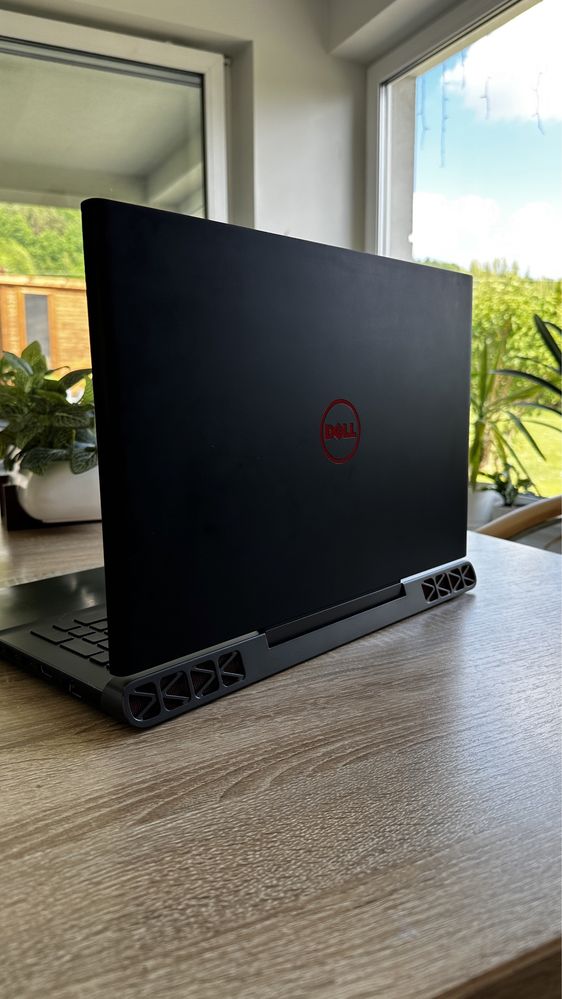 Laptop gaminowy Dell inspiron 7567
