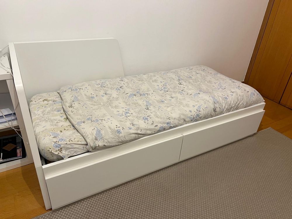 Cama / sofá FLEKKE Ikea solteiro/casal como nova + colchao espuma