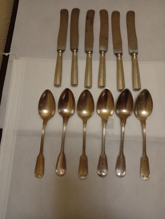 Conjunto de 6 colheres de sopa e 6 facas de carne em alpaca