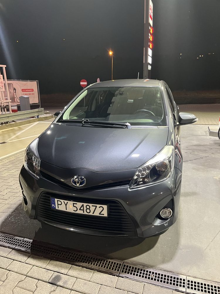 Toyota yaris III HYBRID przedlift