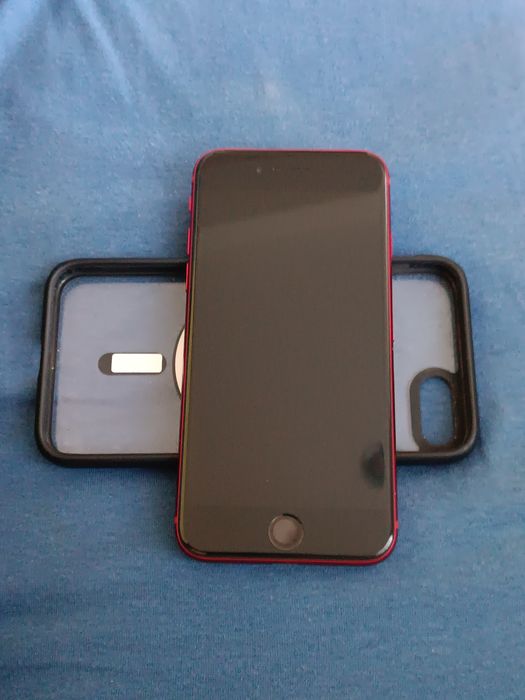 Айфон се 2 на 64 гб