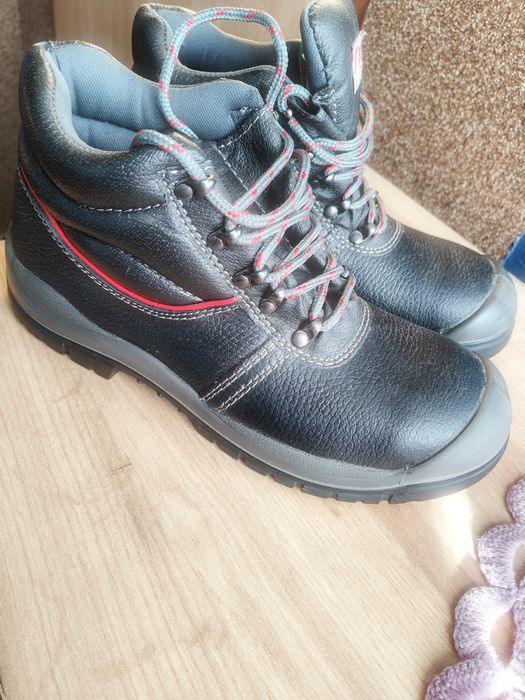 Buty robocze (42)