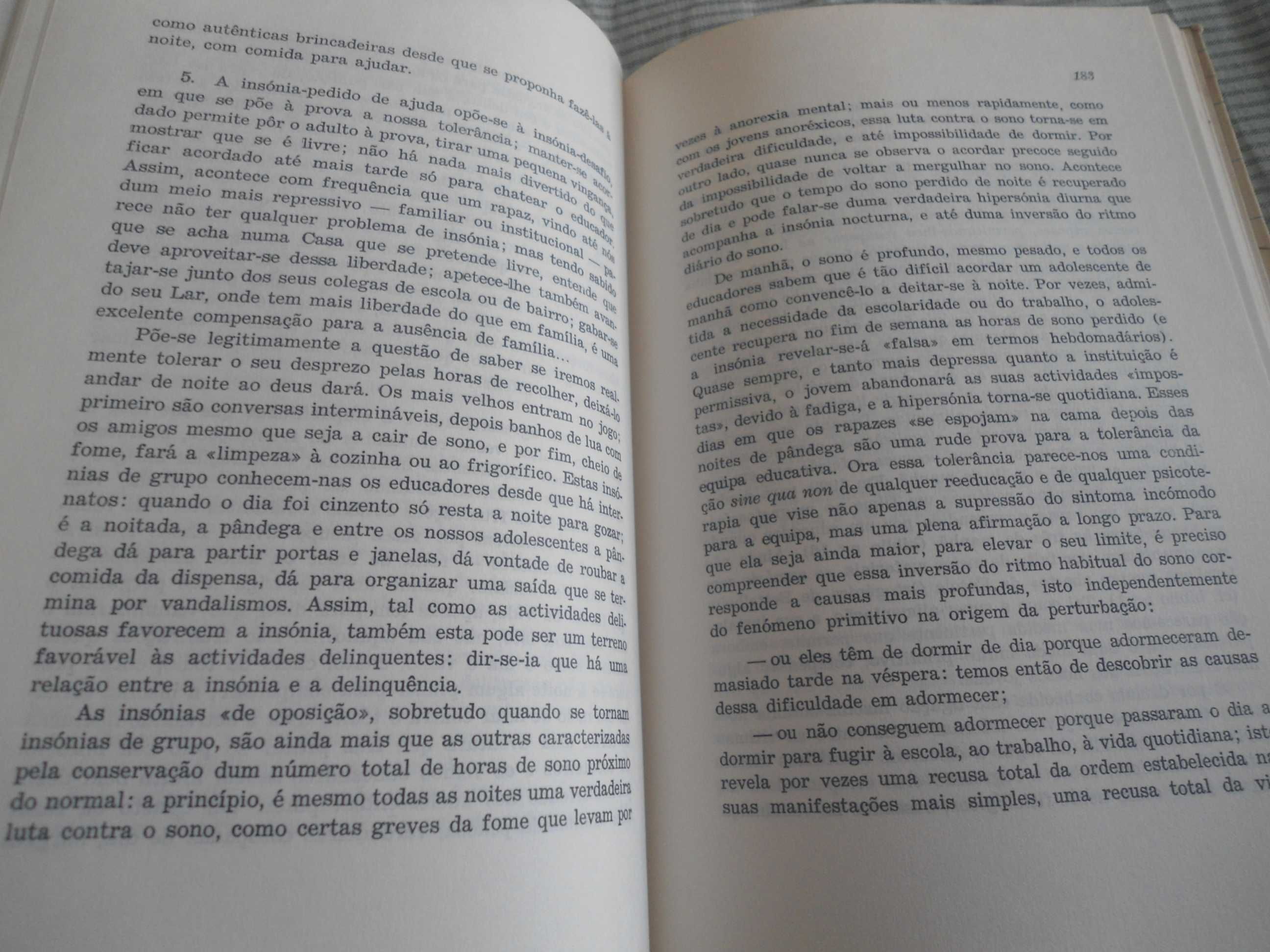 Adaptar, marginalizar ou deixar crescer de Stanislaw Tomkiewicz