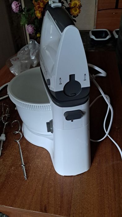 Кухонный миксер с насадками