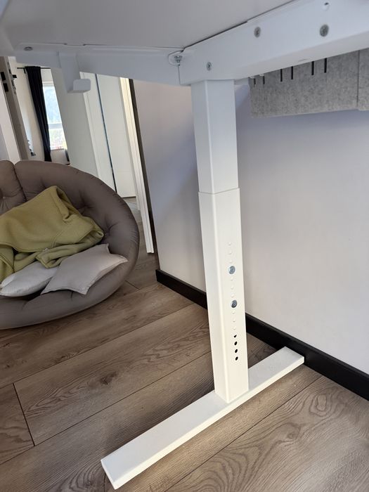 IKEA MITTZON 120x60 – biały stół biurowy