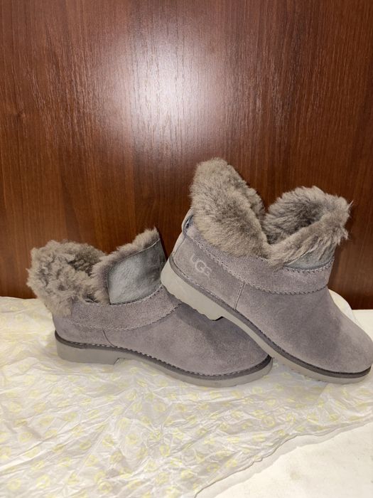 Ugg оригінал ( ідеальний стан )