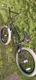 Rower BMX Mongoose L100