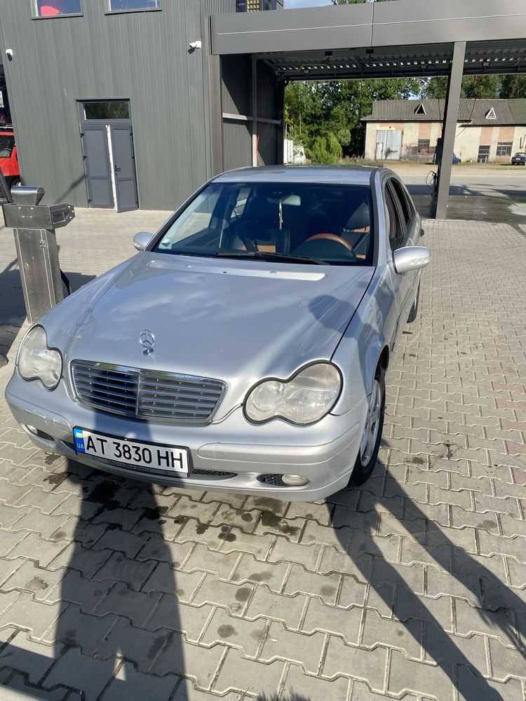 Мерседес бенс с200 2.2CDI 2004рік