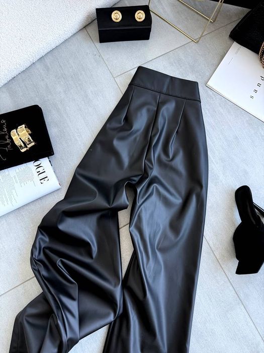 ЧОРНІ кожані штани базовий одяг на зиму тренд 2026 шкіряні кожанные