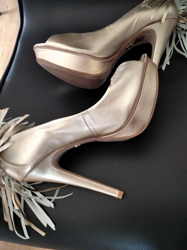 Buty bardzo wygodne wysokie