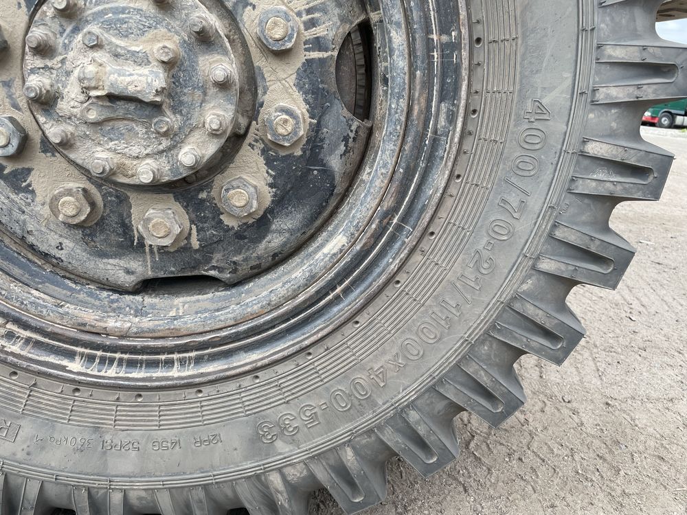 Шини з дисками 1100/400/533 Камаз Урал