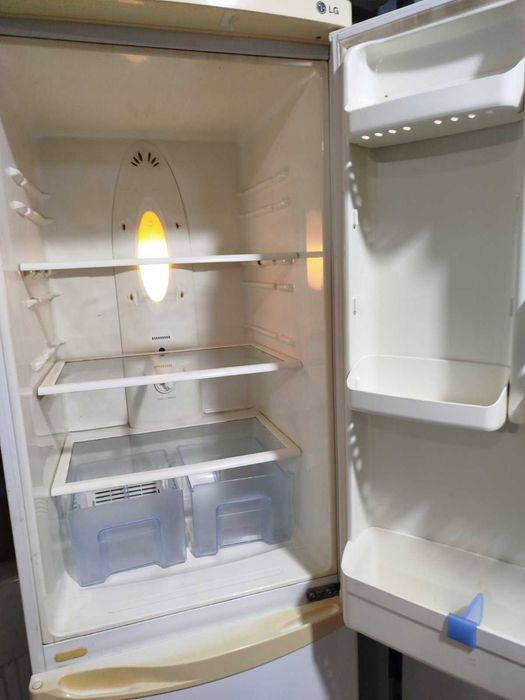 Холодильник продам